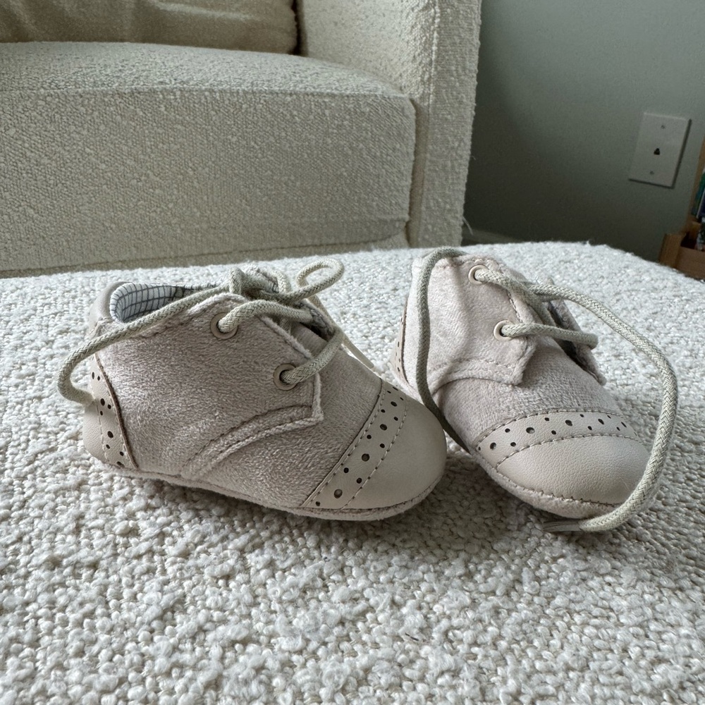 Mayoral crib shoes